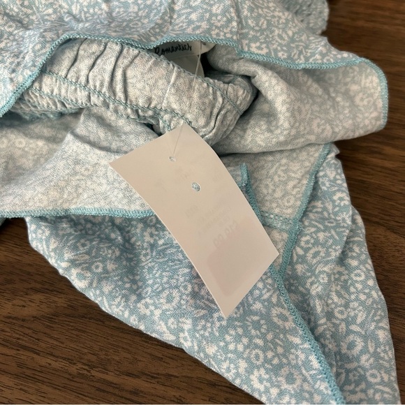 NWT urban romantics Floral Blue Women's Top L - Picture 10 of 10